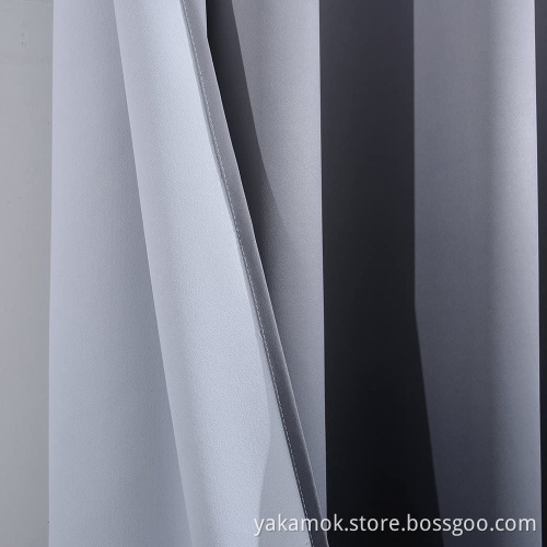 Rideaux noirs ombrés avec œillets